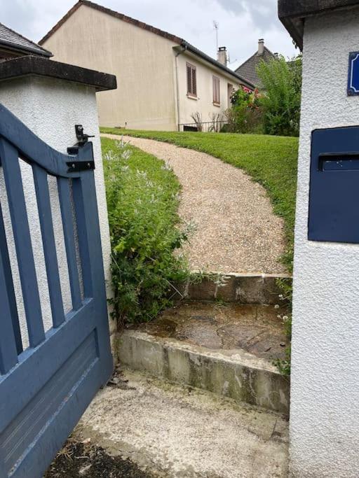 Charmante Maison De Ville Climatisee Avec Wifi Сент-Ириекс-ла-Перш Екстериор снимка